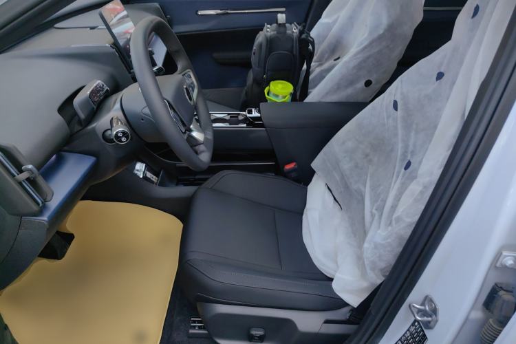 Used Volvo EX30 2025 Rear-Drive Long-Range Version Ultra