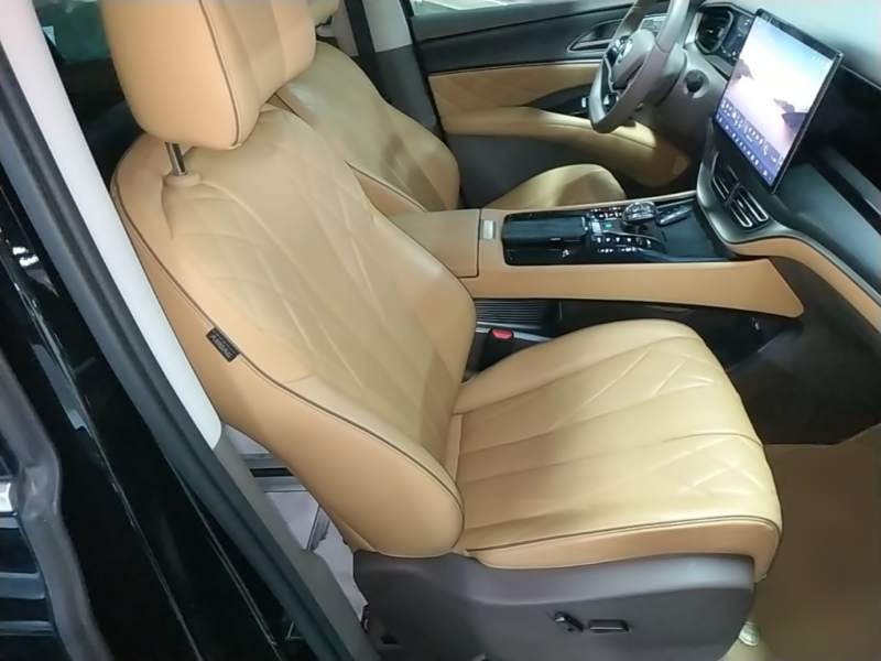Used Denza D9 2022 DM-i 970 Four-Wheel Drive Prestige Model — 24