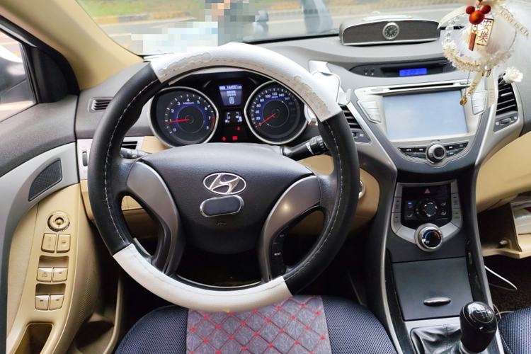 Used Hyundai Elantra (5th Generation / Langdong) 2012 1.6L Manual Leading Model Steering Wheel