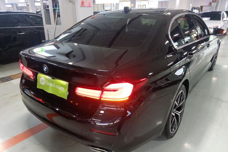 Used BMW 5 Series 2022 Second Facelift 530Li Leading Edition Luxury Package Rear Right 45 Deg