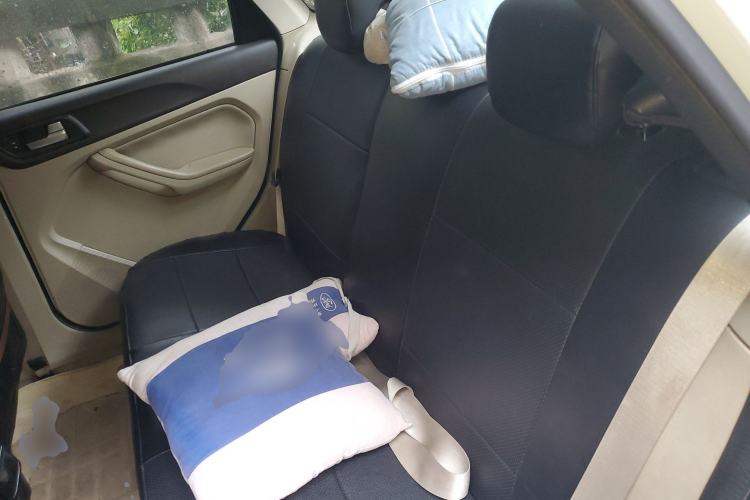 Used Ford Focus 2013 Sedan Classic 1.8L Automatic Base Model