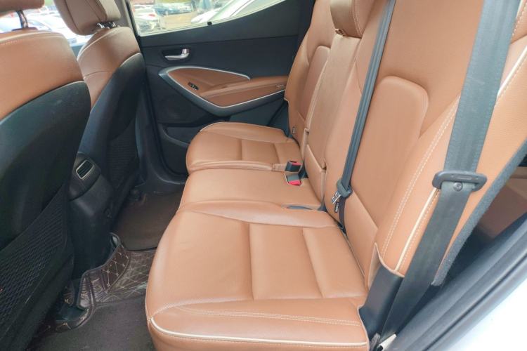 Used Hyundai Santa Fe 2017 2.0T Automatic All-Wheel Drive Smart 7-Seater
