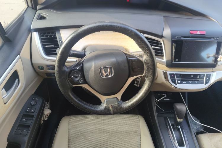 Used Honda Jade 2013 1.8L automatic Comfort version 5 seats
