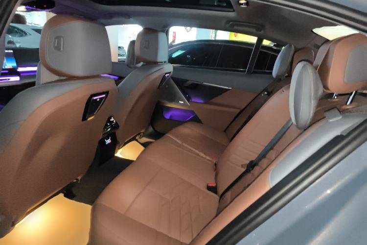 Used BMW i5 2024 eDrive 35L Luxury Model with M Sport Package
