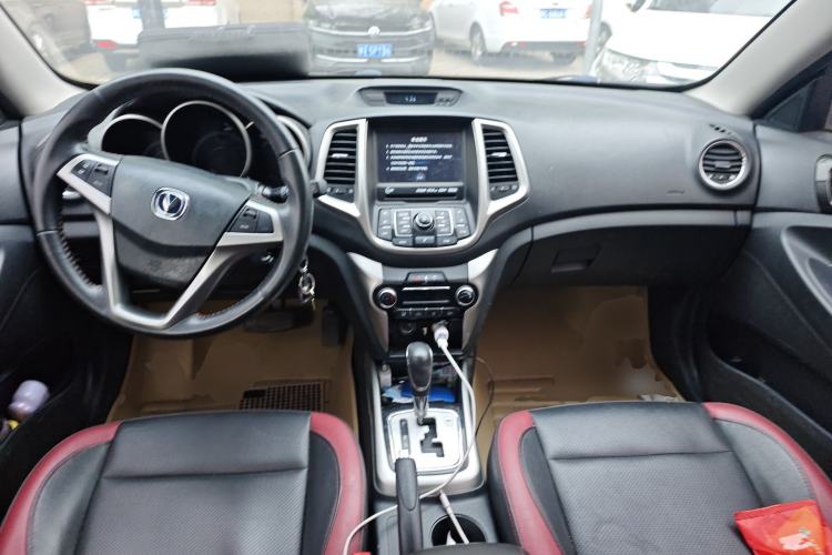 Used CHANGAN Eado 2013 1.6L Automatic Junku Model China IV Standard Center Console