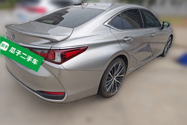 Used Lexus ES 2021 300h Deluxe Edition
