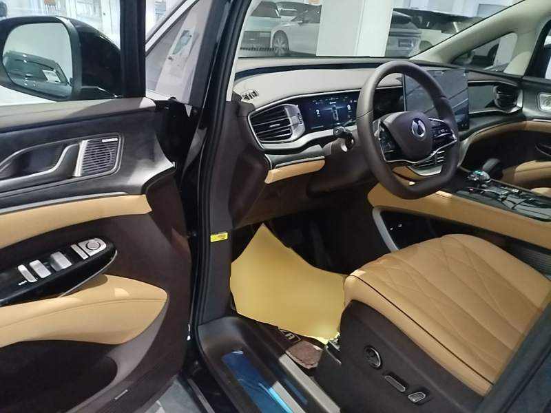 Used Denza D9 2024 DM-i 980 Four-Wheel Drive Prestige Model – Premium — 15