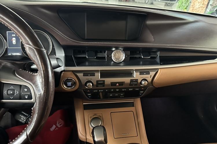 Used Lexus ES 2016 200 Midnight Special Limited Edition
