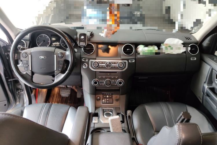 Used Land Rover Discovery 2014 3.0 SDV6 HSE Diesel Edition Center Console