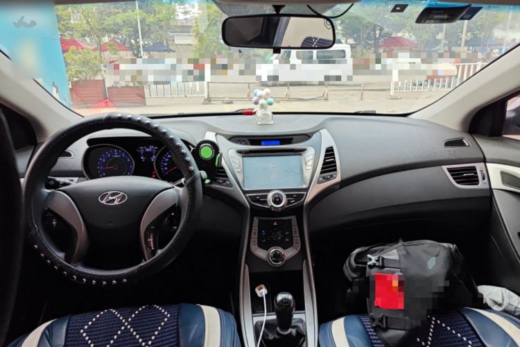 Used Hyundai Elantra (5th Generation / Langdong) 2012 1.6L Manual Fashion Edition Center Console