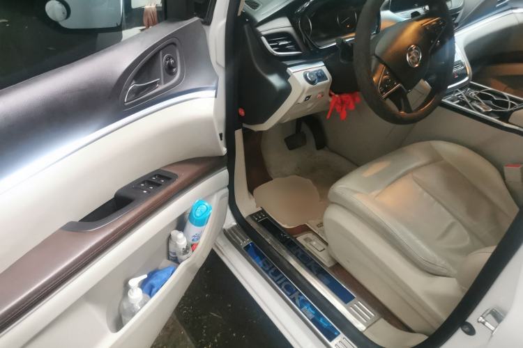 Used Buick GL8 2021 Land Cruiser Executive Class 652T Luxury Model
