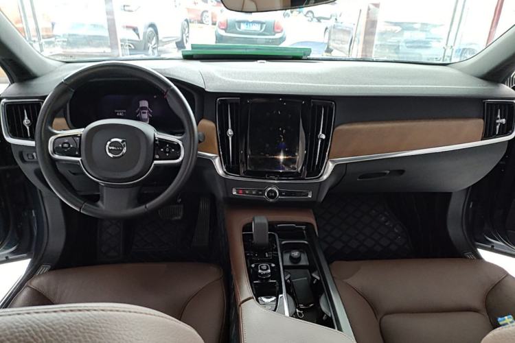 Used Volvo S90 2022 B5 Zhiyi Luxury Edition
