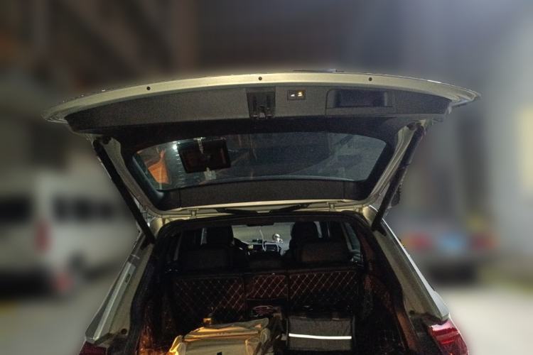 Used Volkswagen Tiguan L 2019 330TSI Automatic Two-Wheel Drive Panoramic Comfort Edition China V Standard Trunk