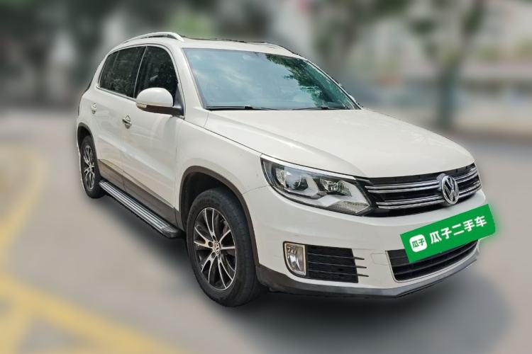 Used Volkswagen Tiguan 2015 1.8TSI Automatic Two-Wheel Drive Luxury Model Front Right 45 Deg
