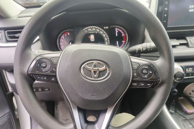 Used Toyota RAV4 2020 2.0L CVT Two-Wheel Drive Fashion Edition Steering Wheel