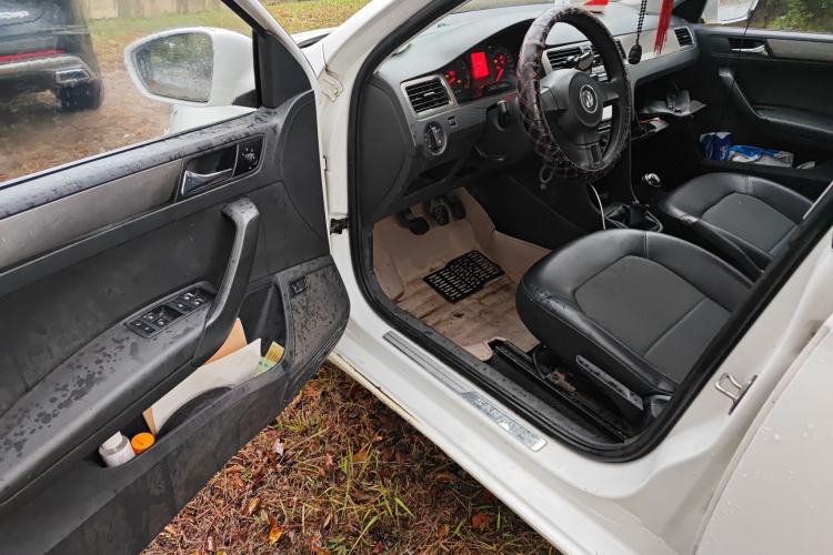 Used Volkswagen Santana 2015 1.6L Manual Comfort Edition