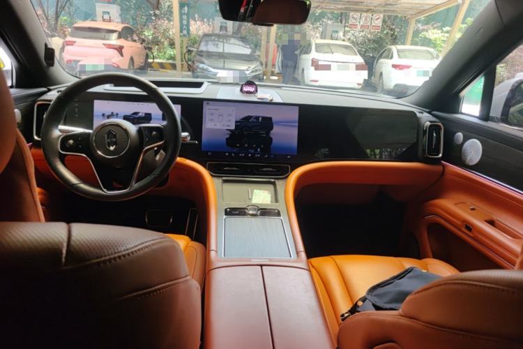 Used Hima AITO M9 2024 All-Electric Ultra Version 100 kWh 6-Seater Model Center Console