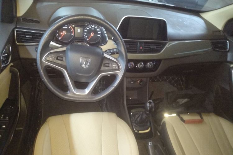 Used Baojun 310W 2017 1.5L Manual Fashion Edition China VI