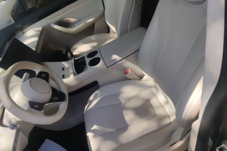 Used Hima Luxeed R7 2024 All-Electric 802 km Max Left Front Seat