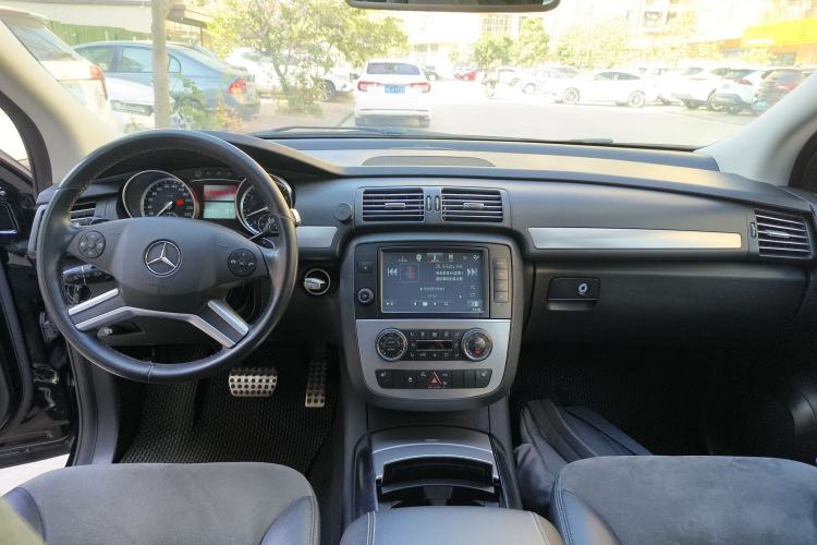 Used Mercedes-Benz R-Class 2014 R 320 4MATIC Luxury Model