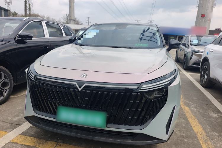 Used Venucia V DD-i 2023 110 km iE Version Front