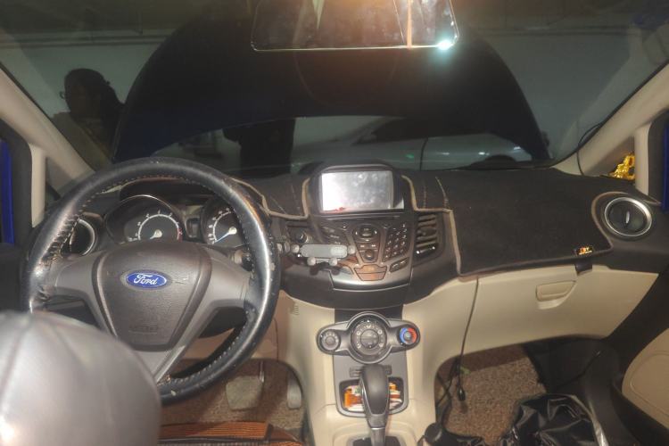 Used Ford Fiesta 2013 Sedan 1.5L Automatic Fashion Edition Center Console