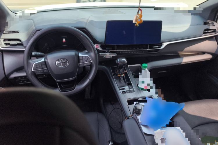 Used Toyota SIENNA 2024 2.5L Hybrid Four-Wheel Drive Prestige Edition Center Console