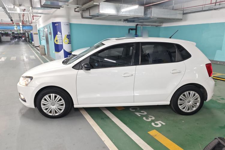 Used Volkswagen Polo 2016 1.6L Automatic Comfort Model
