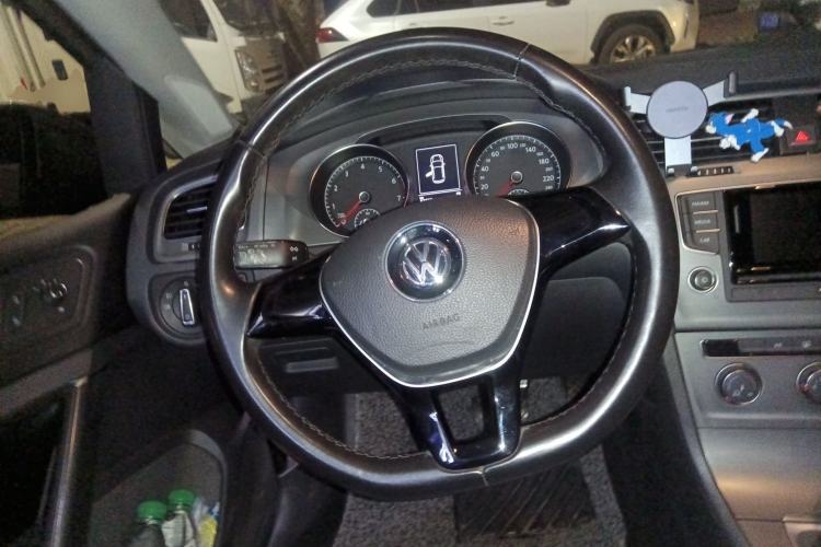 Used Volkswagen Golf 2016 230TSI Automatic Comfort Version Steering Wheel