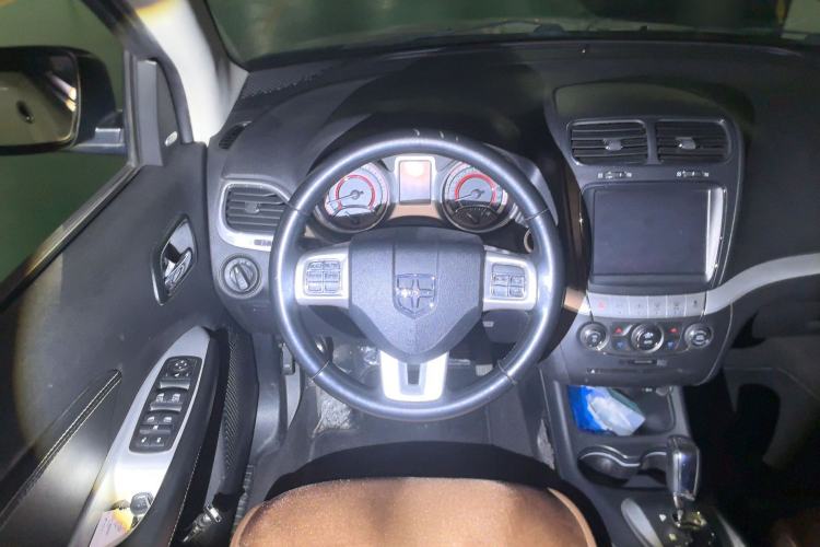 Used Dodge Journey 2013 2.4L Two-Wheel Drive Luxury Version