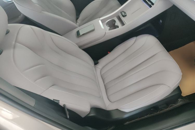 Used Roewe M7 DMH 2025 Model 160km Premium Version
