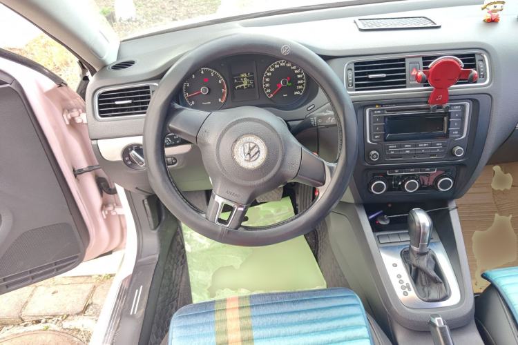 Used Volkswagen Sagitar 2014 1.6L Automatic Comfort Model Steering Wheel