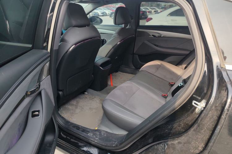 Used VOYAH PASSION 2024 PHEV Four-Wheel Drive Ultra-Long Range Flagship Model Left Rear Seat