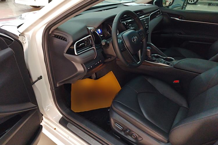 Used Toyota Camry 2018 2.5G Luxury Edition
