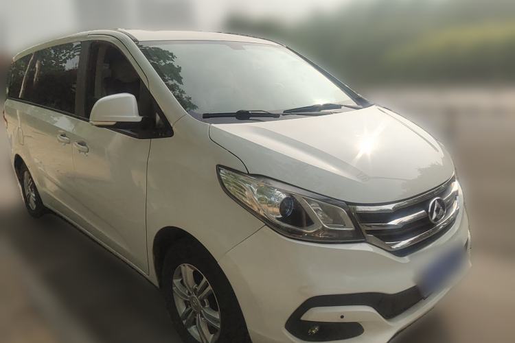 Used SAIC MAXUS G10 2016 2.4L Manual Elite Edition Front Right 45 Deg