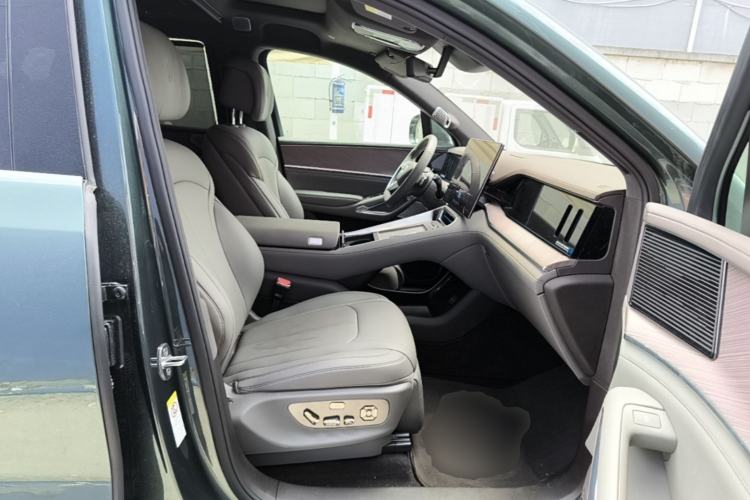 Used Denza N9 2025 Flagship Model