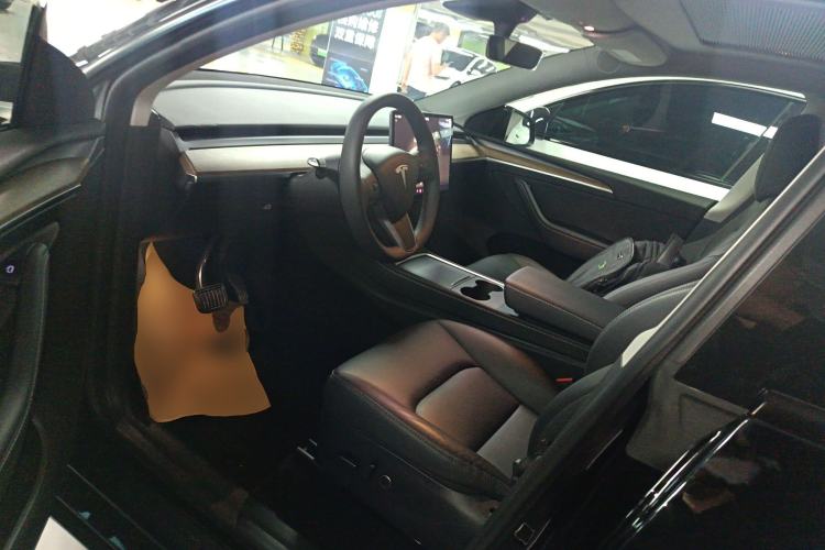 Used Tesla Model Y 2022 Long-Range All-Wheel-Drive Version