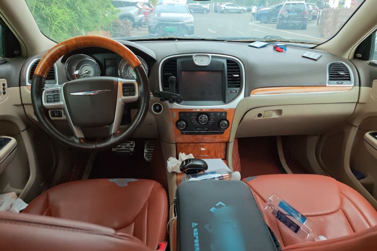 Used Chrysler 300C 2013 3.6L Luxury Edition
