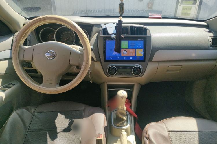 Used Nissan Sylphy 2012 Classic 1.6XE Manual Comfort Edition Center Console