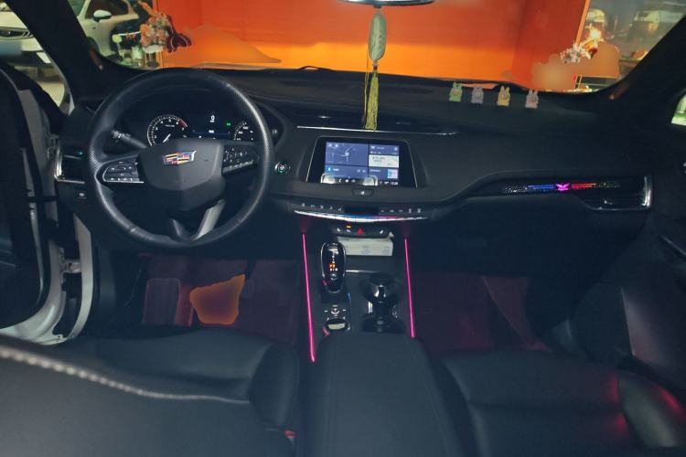 Used Cadillac XT4 2021 28T Two-Wheel Drive Leading Version
