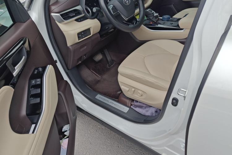 Used Toyota Highlander 2022 Dual-Engine 2.5L Four-Wheel Drive Prestige Version 7 Seats