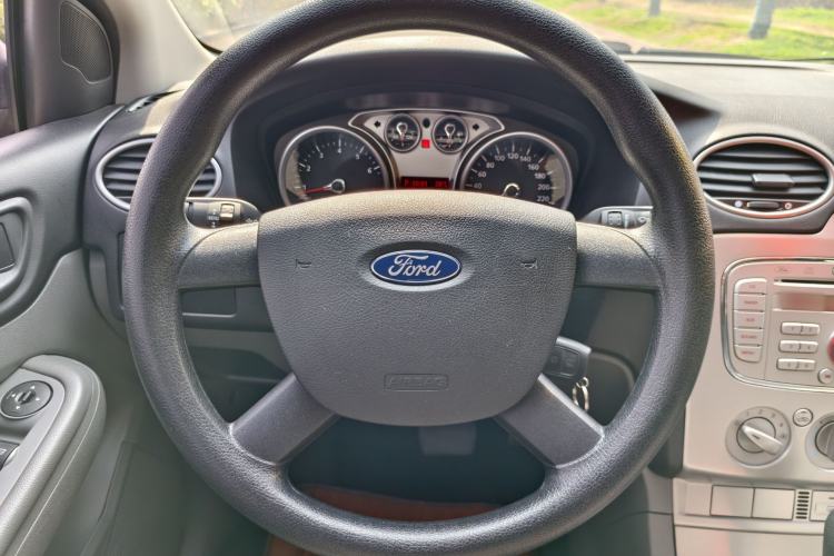 Used Ford Focus 2013 Hatchback Classic 1.8L Automatic Base Model
