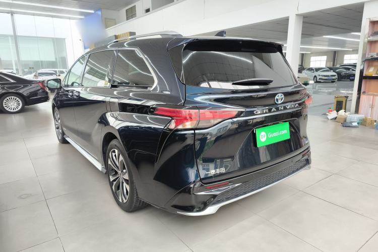 Used Toyota Granvia 2023 2.5L Hybrid Flagship VIP Edition Exterior 2
