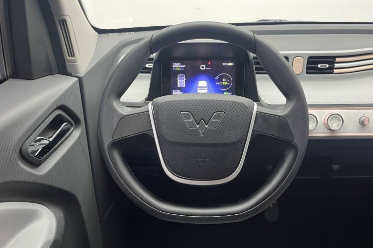 Used Wuling Hongguang MINIEV 2022 Macaron Premium Model – Lithium Iron Phosphate Steering Wheel