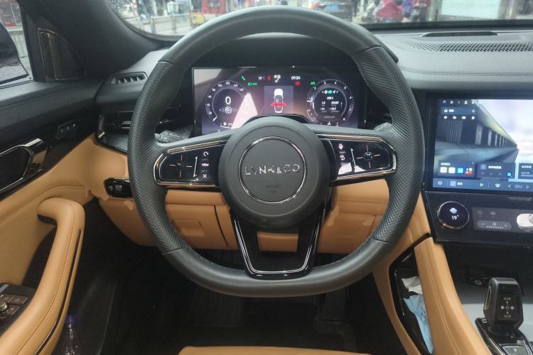 Used Lynk & Co 09 2021 2.0T Halo Seven-Seater
