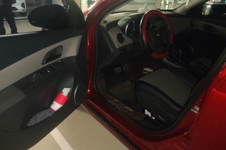 Used Chevrolet Cruze 2013 1.8L SE AT Driver Seat