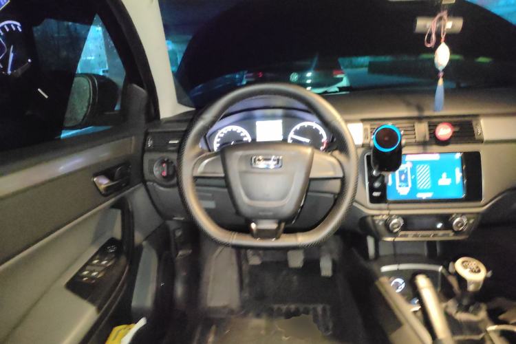 Used Qoros 3 2014 Sedan 1.6L Manual Zhiyue Model