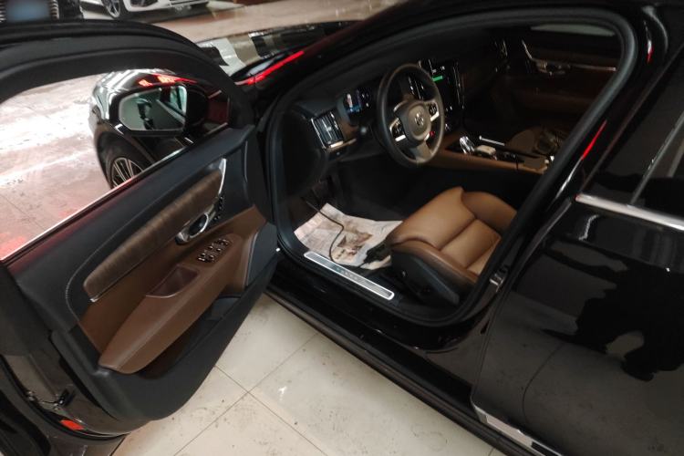 Used Volvo S90 2024 B5 Zhiyuan Luxury Edition
