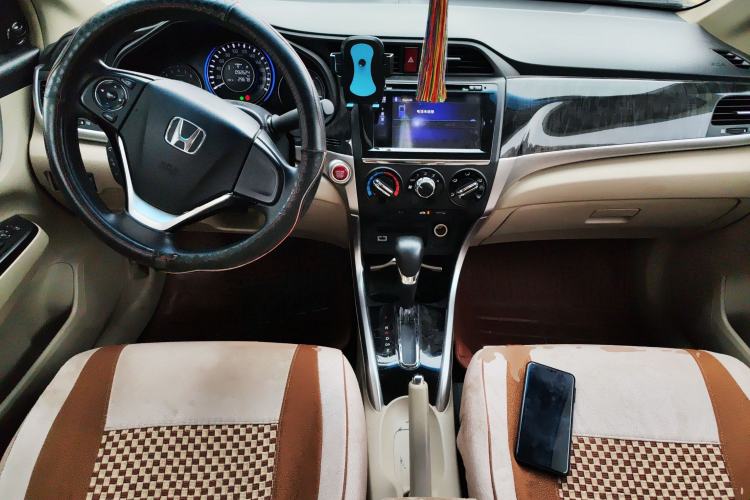 Used Honda Crider 2013 1.8L automatic luxury edition