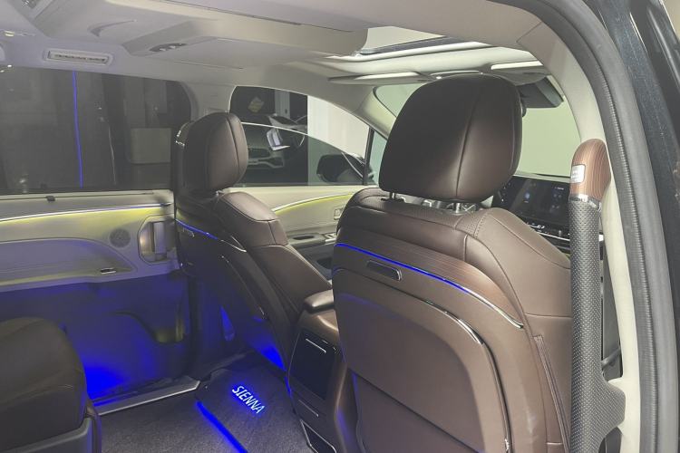 Used Toyota Sienna 2024 2.5L Hybrid Comfort Edition
